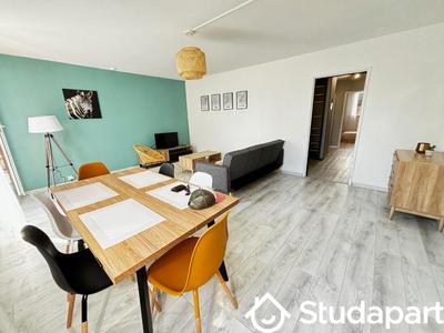 Chambre - 9 m² - 1 pièce