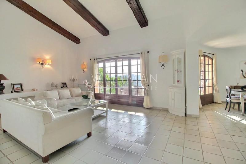 Villa - 233 m² - 5 pièces