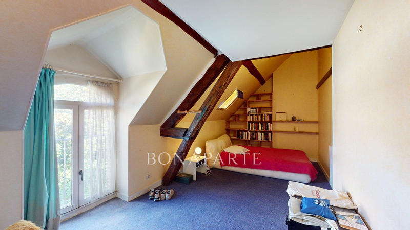 Maison - 246 m² - 8 pièces