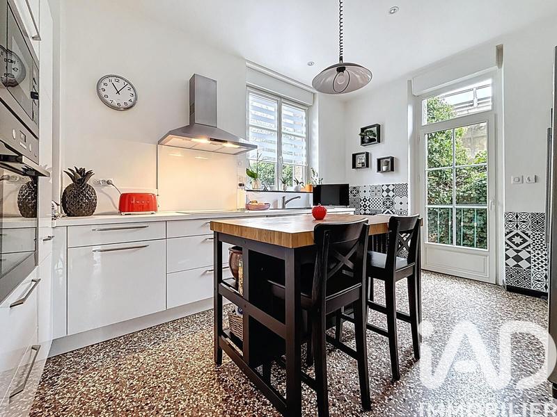 Maison de ville - 220 m² - 10 pièces