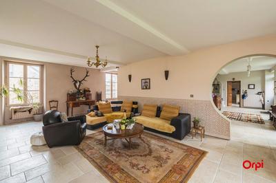 Propriété - 320 m² - 6 pièces