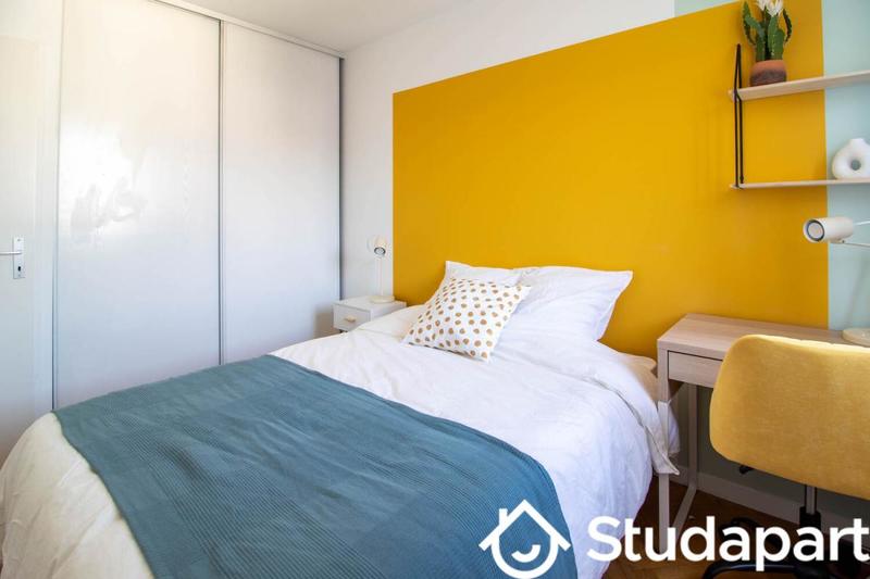 Chambre - 11 m² - 1 pièce