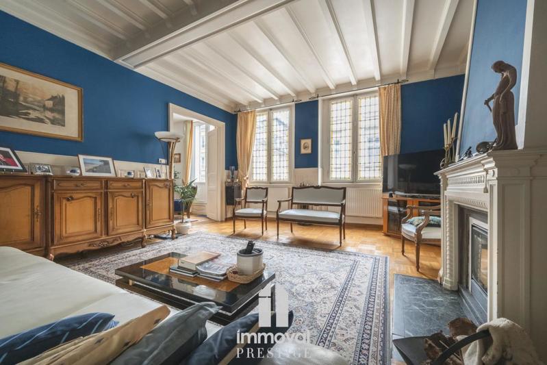 Appartement - 238 m² - 6 pièces