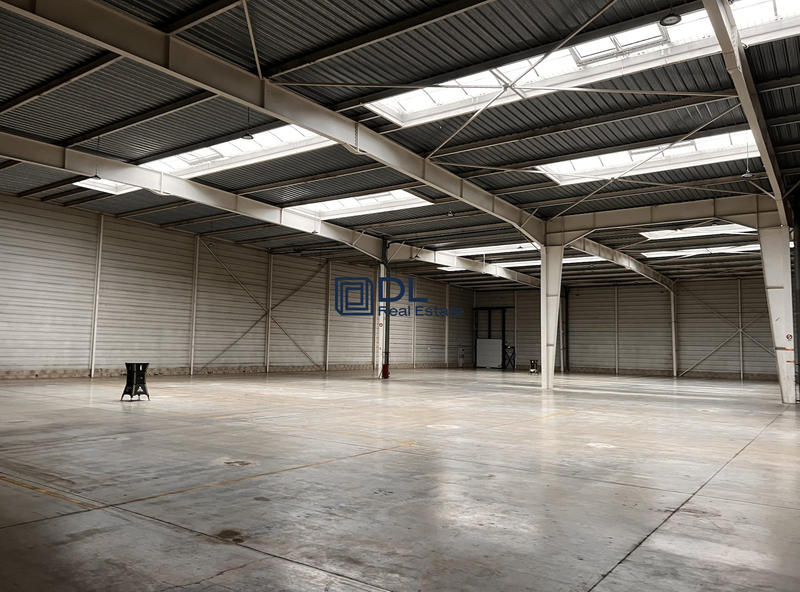 Entrepôt - 4 542 m²