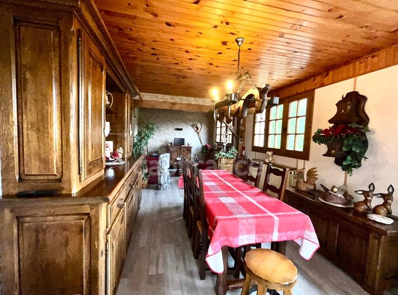 Maison - 140 m² - 5 pièces