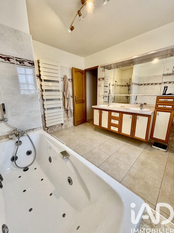 Maison - 153 m² - 7 pièces