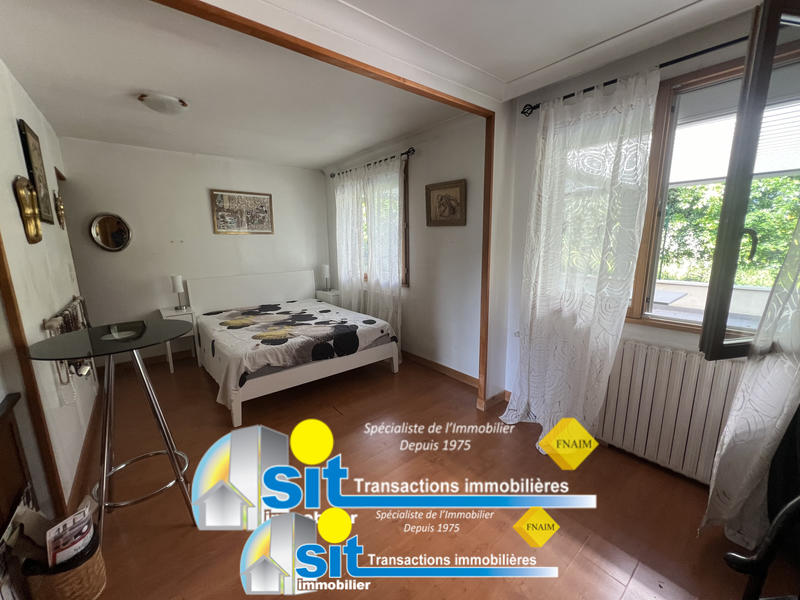 Maison - 270 m² - 9 pièces