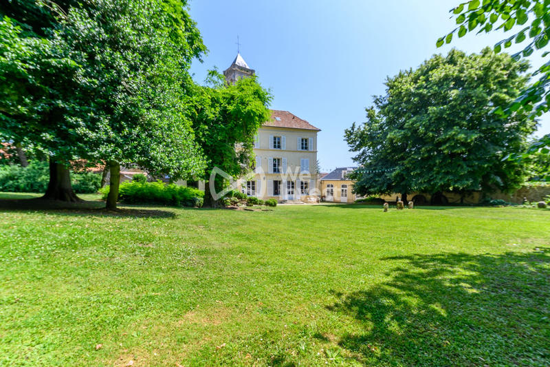 Maison - 350 m² - 15 pièces