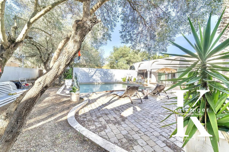 Maison - 249 m² - 8 pièces