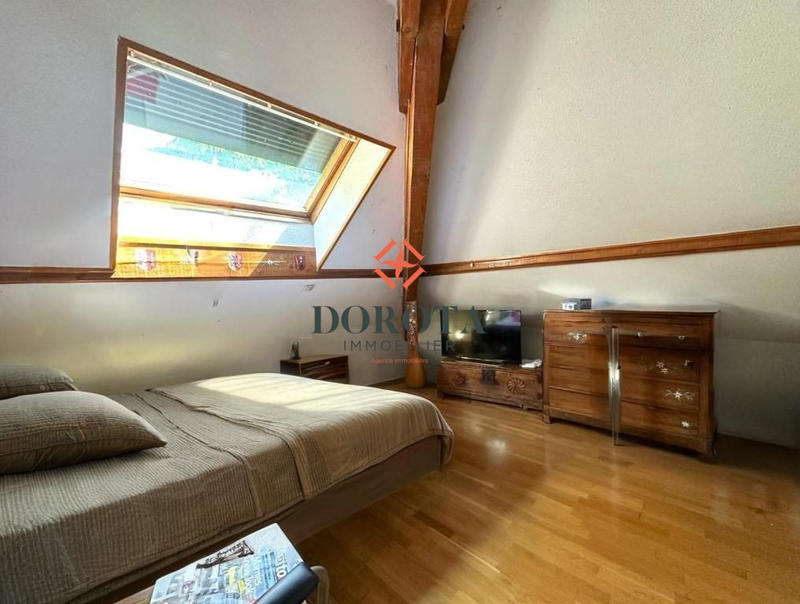 Maison - 182 m² - 9 pièces