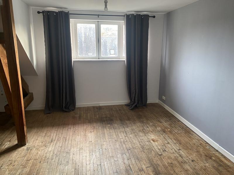 Maison - 240 m² - 9 pièces