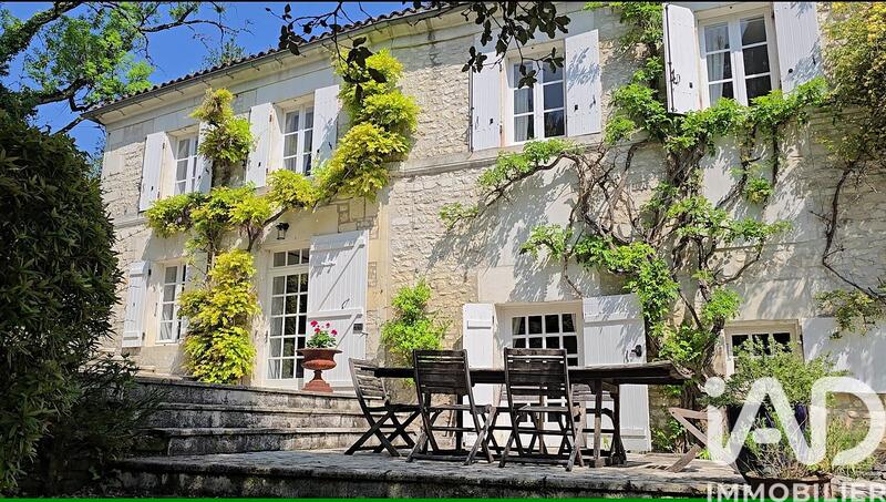 Maison - 354 m² - 10 pièces