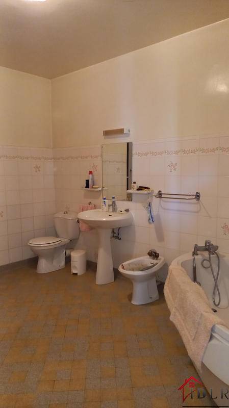 Maison de village - 241 m² - 9 pièces