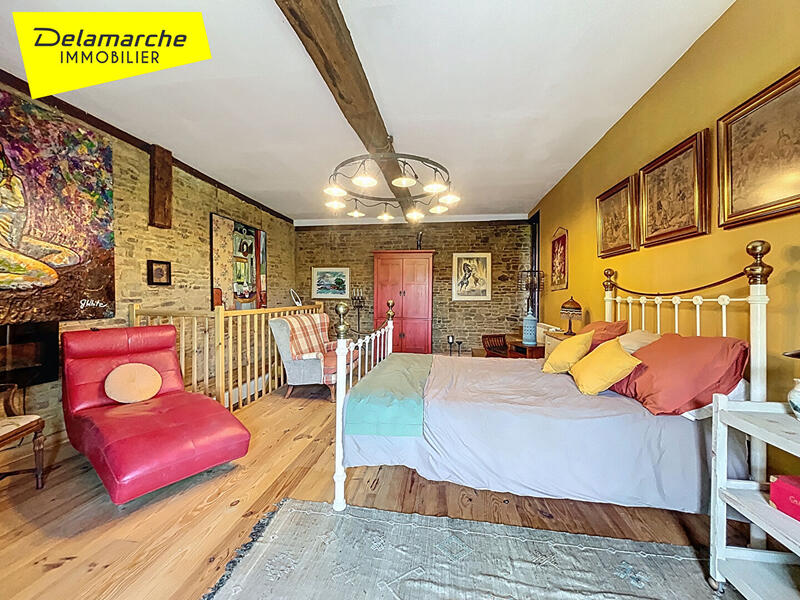 Maison - 237 m² - 9 pièces