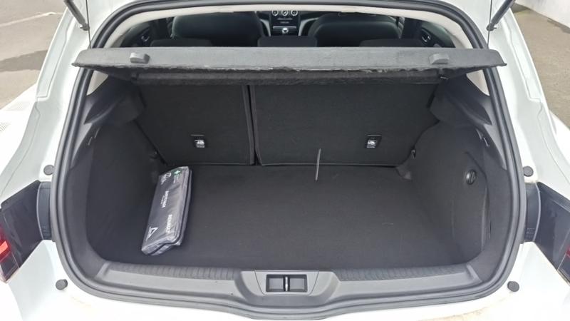 Renault Mégane IV Berline blue dci 115 - 21n business