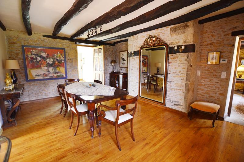 Propriété - 287 m² - 13 pièces