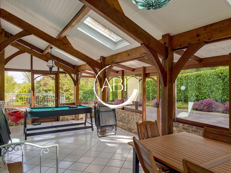 Maison traditionnelle - 164 m² - 6 pièces