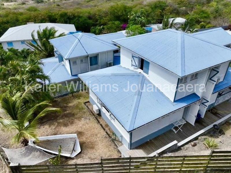 Propriété - 256 m² - 8 pièces