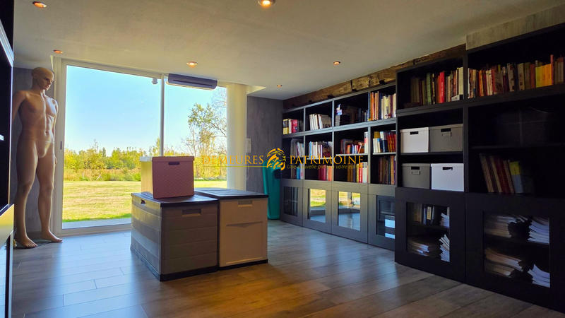 Maison - 700 m² - 9 pièces