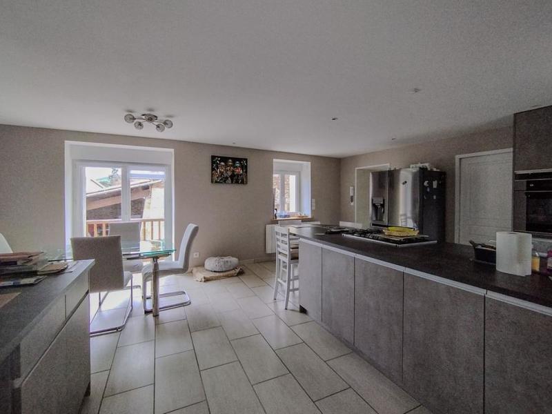 Maison - 222 m² - 7 pièces