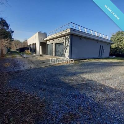 Maison - 140 m² - 6 pièces