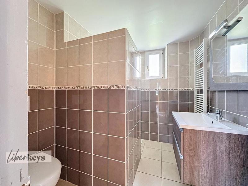 Maison traditionnelle - 114 m² - 6 pièces