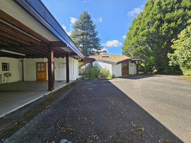 Villa - 225 m² - 6 pièces