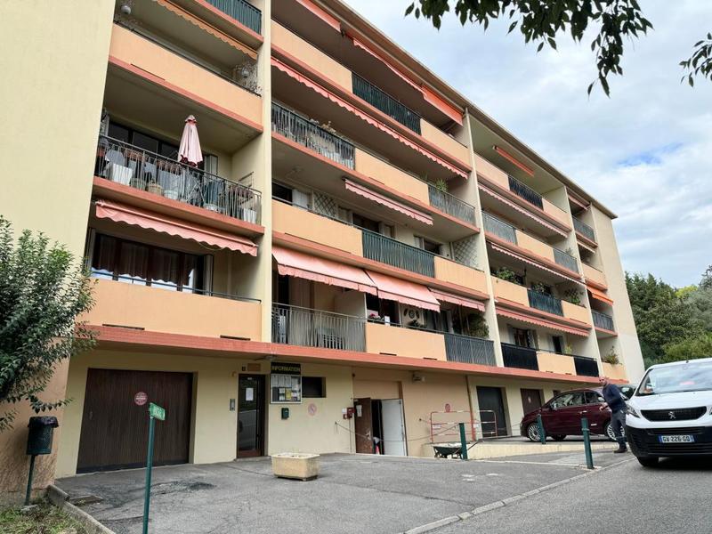 Appartement - 85 m² - 4 pièces