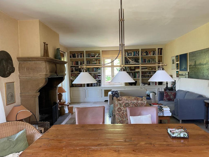 Maison - 275 m² - 7 pièces