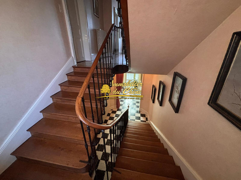 Maison - 255 m² - 10 pièces