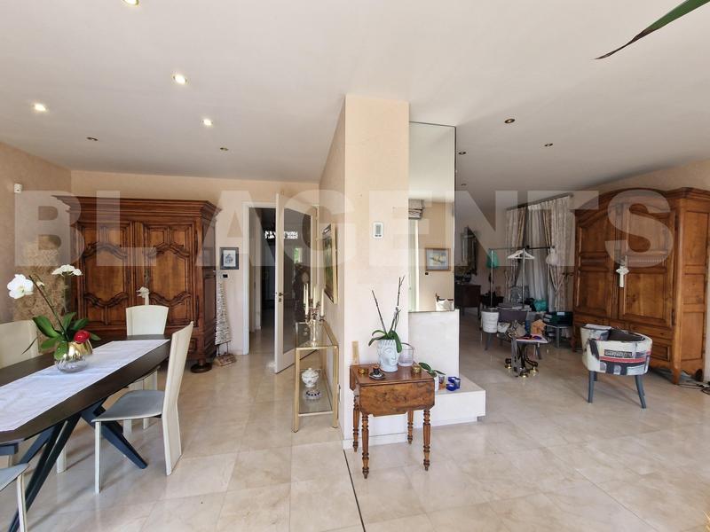 Demeure - 380 m² - 9 pièces