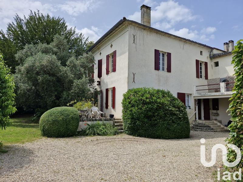 Maison de village - 412 m² - 13 pièces