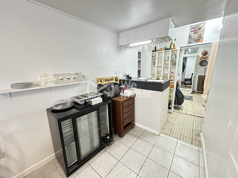 Local commercial - 54 m² - 4 pièces