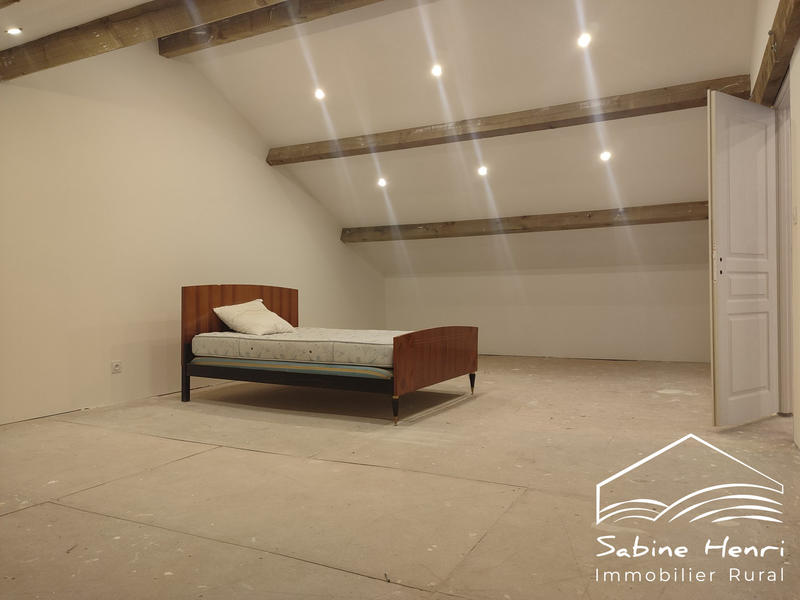 Maison - 211 m² - 5 pièces