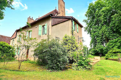 Maison ancienne - 248 m² - 9 pièces