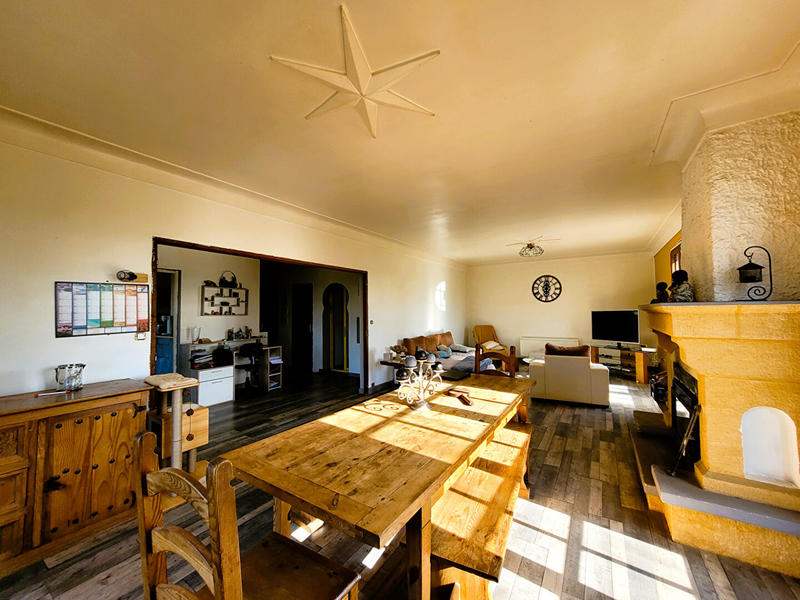 Maison - 177 m² - 7 pièces