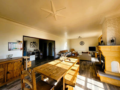 Maison - 177 m² - 7 pièces