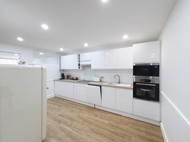 Appartement - 140 m² - 5 pièces