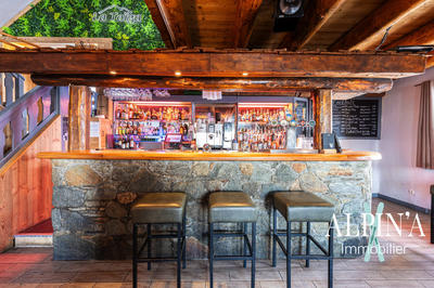 Châlet - 379 m² - 10 pièces