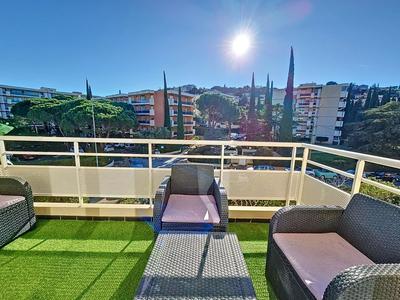 Appartement - 99 m² - 4 pièces