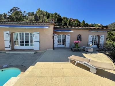 Villa - 168 m² - 6 pièces