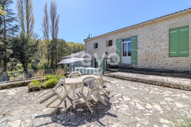 Maison - 215 m² - 6 pièces