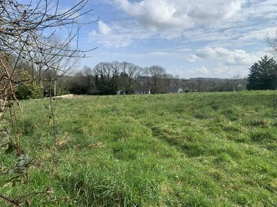 Terrain constructible - 1 200 m²
