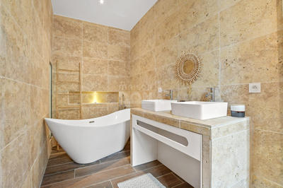 Maison ancienne - 310 m² - 8 pièces