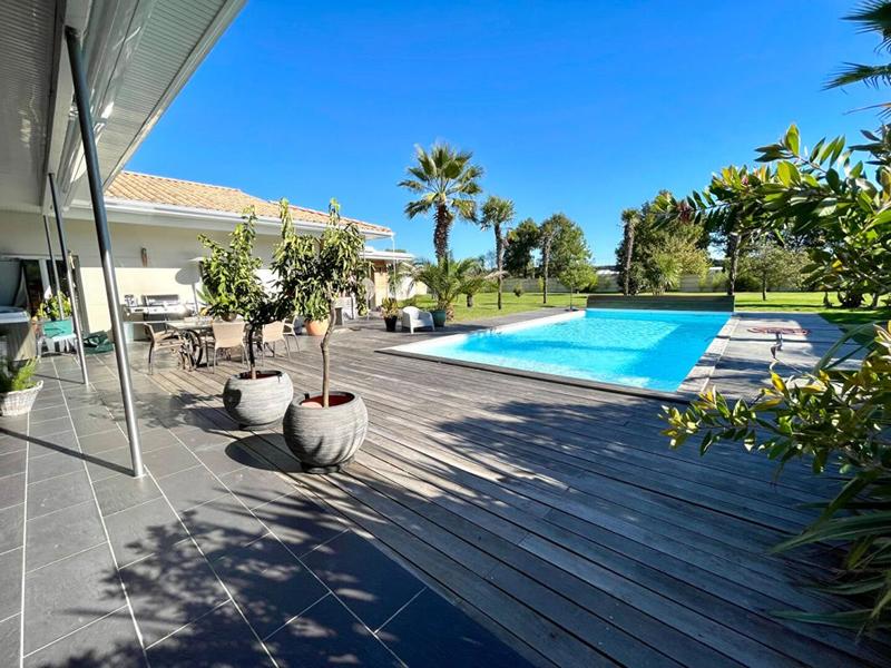 Maison - 252 m² - 5 pièces