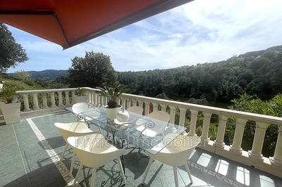 Maison - 180 m² - 5 pièces