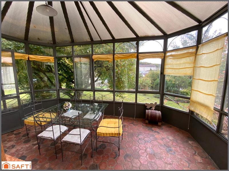 Maison - 280 m² - 10 pièces