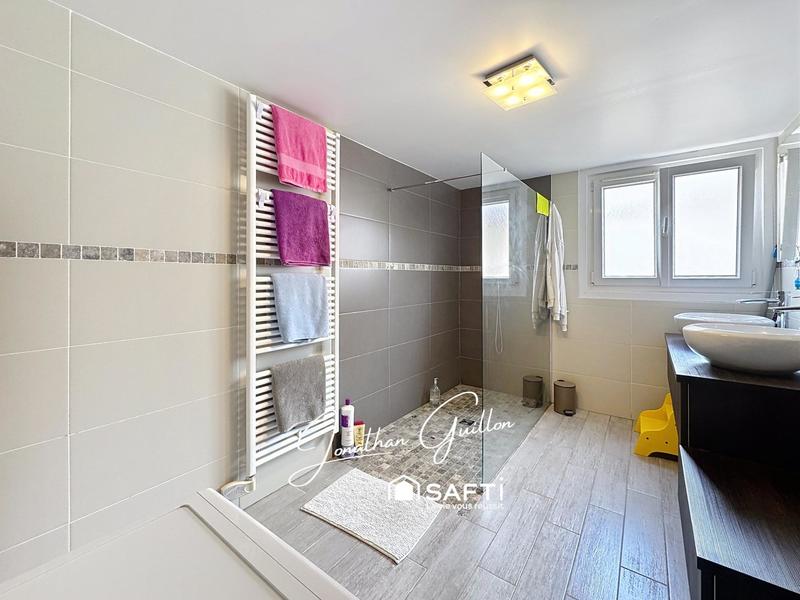 Appartement - 85 m² - 3 pièces