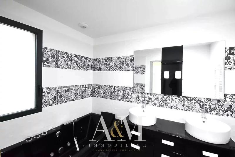 Maison - 148 m² - 6 pièces