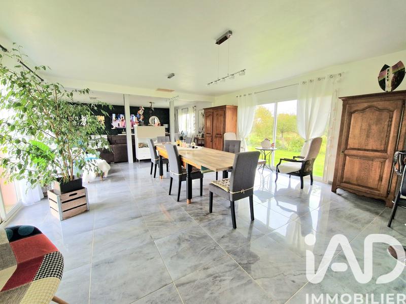 Maison - 205 m² - 6 pièces